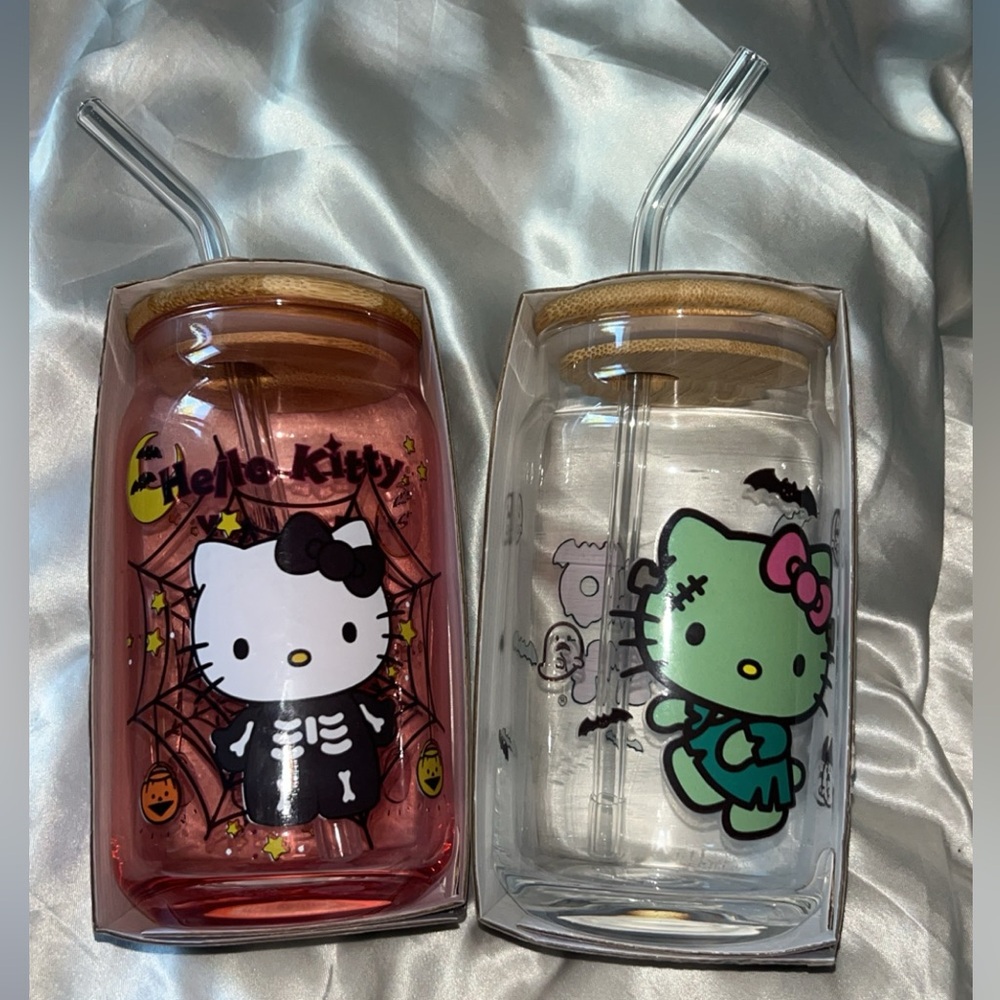 Hello Kitty bundle of glass tumblers